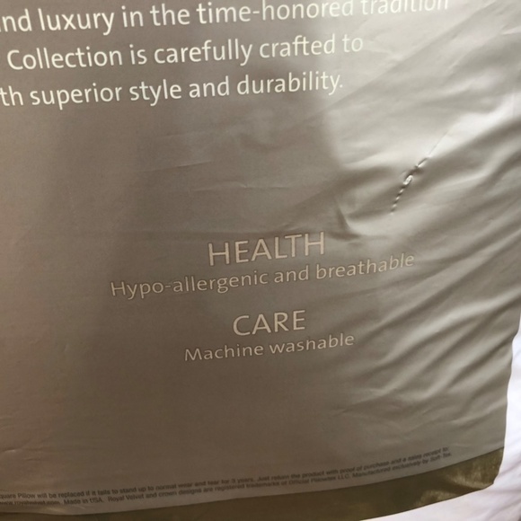 Royal Velvet Pillow Large Square White, 233 thread cotton (28 x 28 in) NIB - Picture 5 of 6